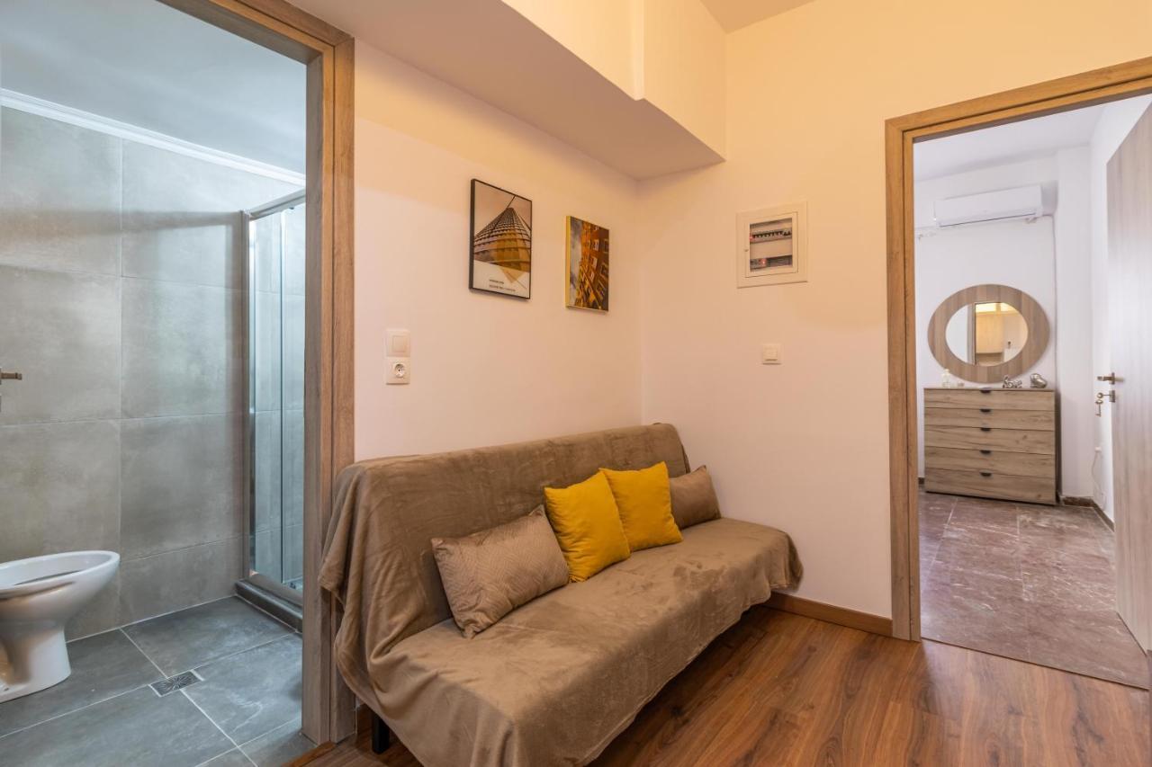 Korinthos Downtown Apartment Екстериор снимка