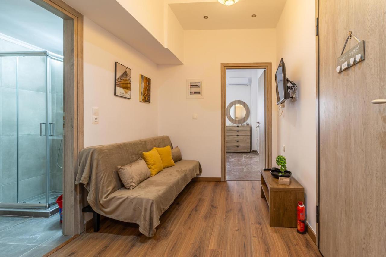 Korinthos Downtown Apartment Екстериор снимка